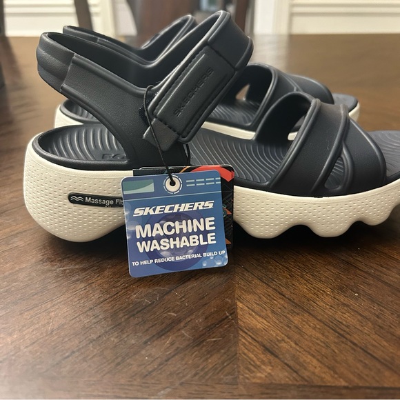 New Skechers Women's Foamies Massage Fit-Heartfelt Water Shoe, Navy/White, 6 - Picture 5 of 10